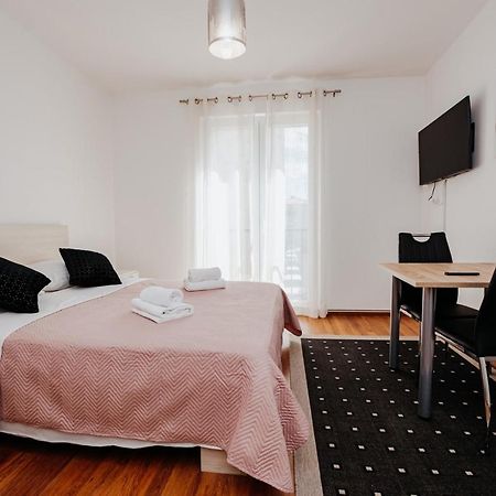 Double And Single S Apartments ซาดาร์ ภายนอก รูปภาพ