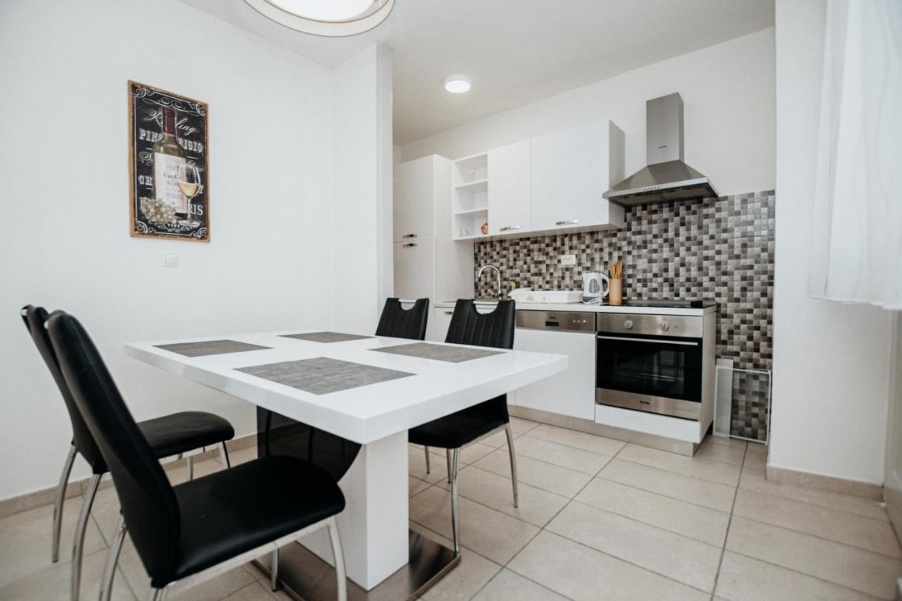 Double And Single S Apartments ซาดาร์ ภายนอก รูปภาพ